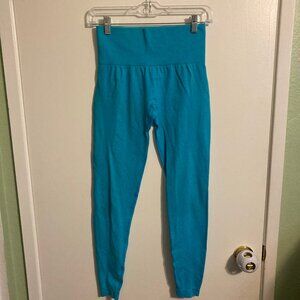 Pcheebum smile contour turquoise leggings size small